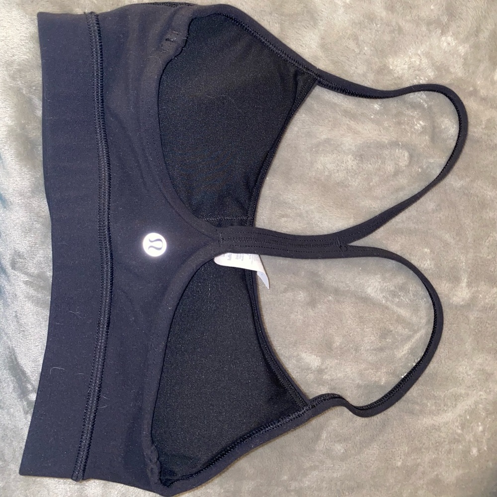 Lulu lemon sports bra size 4